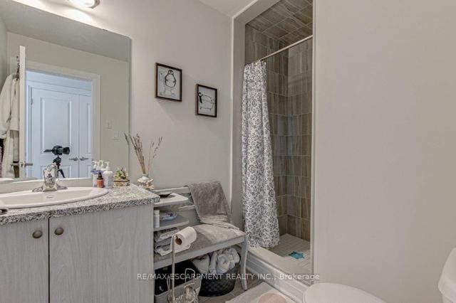 12 - 2 Willow St, Townhouse with 2 bedrooms, 3 bathrooms and 2 parking in Brant ON | Image 7