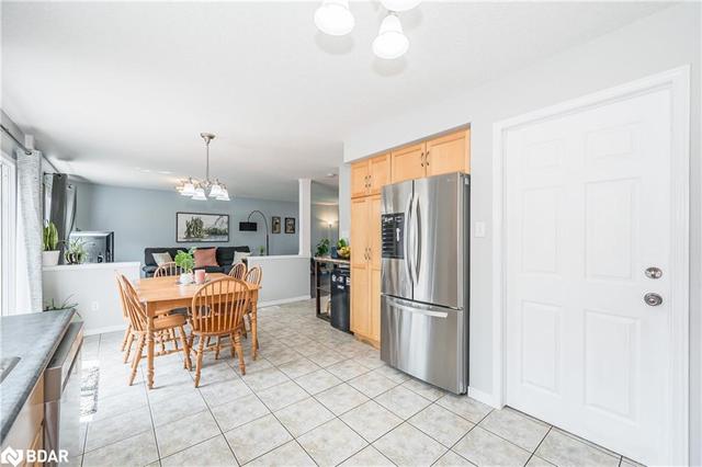 7 Bard Boulevard, House detached with 4 bedrooms, 2 bathrooms and 4 parking in Guelph ON | Image 14