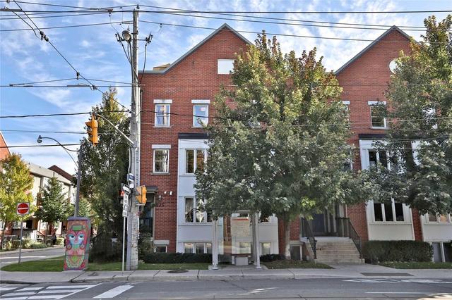 Th2 - 825 Dundas St E, Townhouse with 2 bedrooms, 2 bathrooms and 1 parking in Toronto ON | Image 1