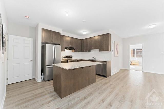 609 Nautilus Private, House attached with 3 bedrooms, 2 bathrooms and 2 parking in Ottawa ON | Image 6