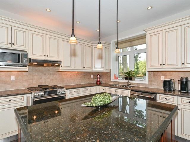 509 Rougemount Dr, House detached with 4 bedrooms, 4 bathrooms and 10 parking in Pickering ON | Image 3