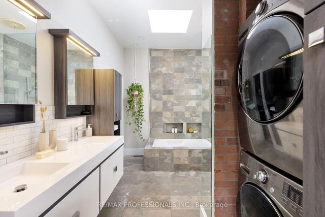 4 - 200 Clinton St, Townhouse with 2 bedrooms, 2 bathrooms and 1 parking in Toronto ON | Image 31