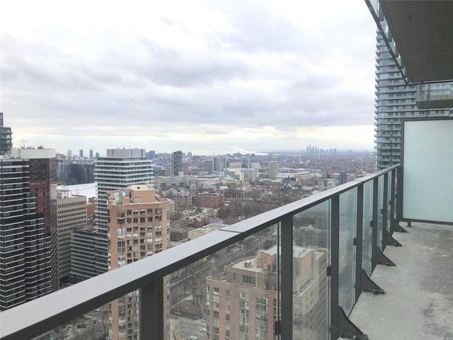 3402 - 75 St Nicholas St, Condo with 2 bedrooms, 2 bathrooms and 1 parking in Toronto ON | Image 19