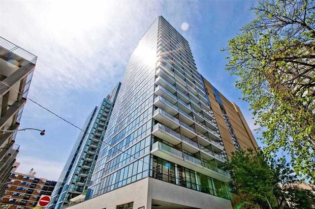 2003 - 210 Simcoe St, Condo with 1 bedrooms, 1 bathrooms and 1 parking in Toronto ON | Card Image