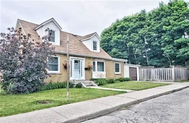 26 Holland Ave, House detached with 3 bedrooms, 2 bathrooms and 1 parking in Toronto ON | Image 2