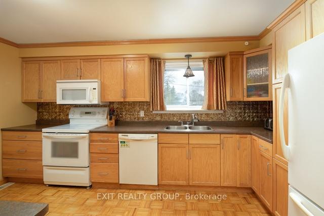 560 Whites Rd, House detached with 3 bedrooms, 1 bathrooms and 5.5 parking in Quinte West ON | Image 23