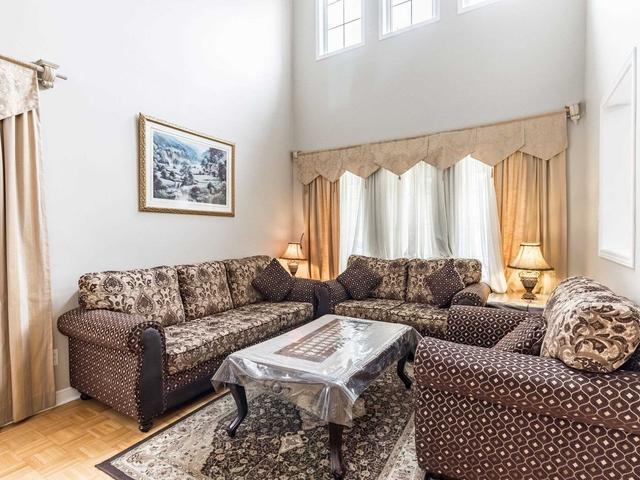 10 Mint Leaf Blvd, House detached with 4 bedrooms, 4 bathrooms and 6 parking in Brampton ON | Image 3