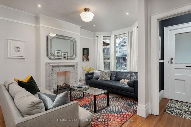 517 Manning Ave, House semidetached with 4 bedrooms, 3 bathrooms and 1.5 parking in Toronto ON | Image 35