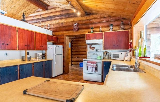 857 Riondel Rd, House detached with 3 bedrooms, 2 bathrooms and null parking in Central Kootenay A BC | Image 6