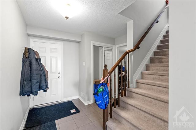 94 Brisote Lane, Townhouse with 3 bedrooms, 3 bathrooms and 2 parking in Ottawa ON | Image 12