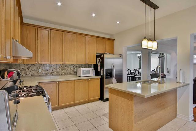 81 Muscat Cres, House detached with 4 bedrooms, 4 bathrooms and 6 parking in Ajax ON | Image 7
