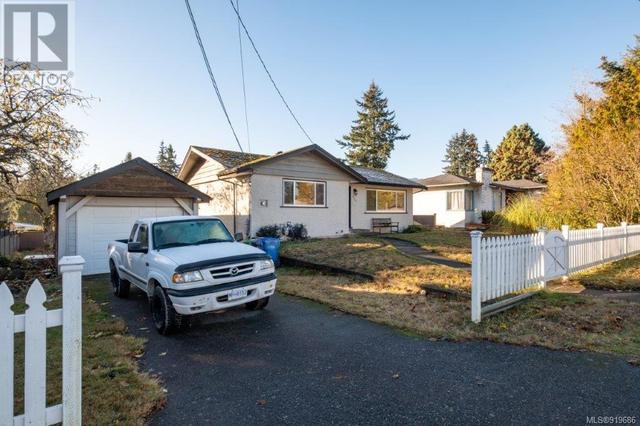 815 Townsite Rd, House detached with 4 bedrooms, 2 bathrooms and 2 parking in Nanaimo BC | Card Image