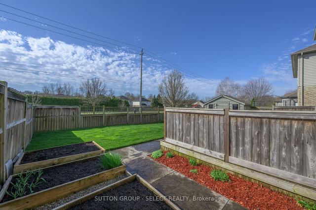 21 Greyrock Cres, House detached with 4 bedrooms, 3 bathrooms and 6 parking in London ON | Image 29