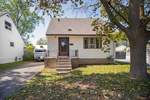 32 Frank St, House detached with 3 bedrooms, 1 bathrooms and 3 parking in Brantford ON | Image 12