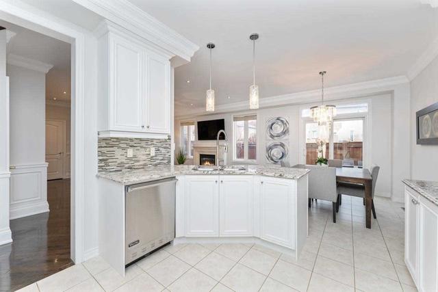 26 Josephine Rd, House detached with 4 bedrooms, 5 bathrooms and 6 parking in Vaughan ON | Image 4