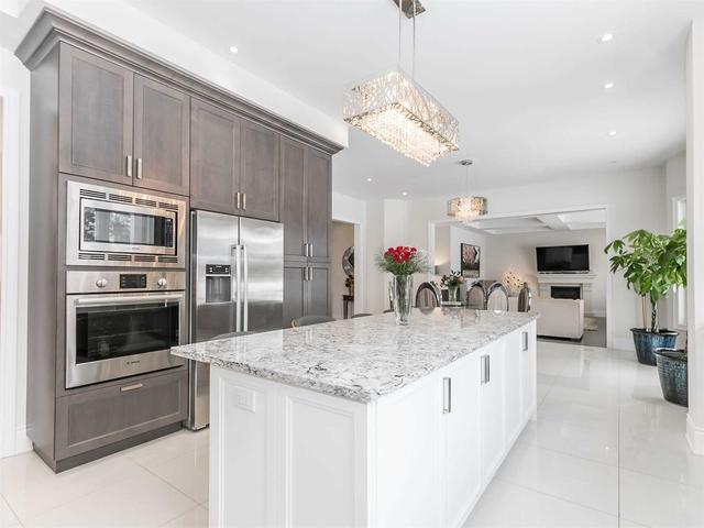 22 Somer Rumm Crt, House detached with 4 bedrooms, 5 bathrooms and 9 parking in Whitchurch Stouffville ON | Image 8