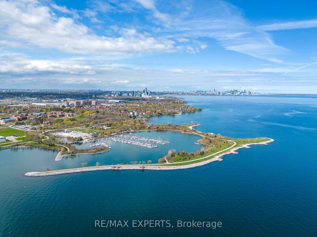3261 Lakeshore Blvd W, House detached with 8 bedrooms, 10 bathrooms and 6 parking in Toronto ON | Image 32