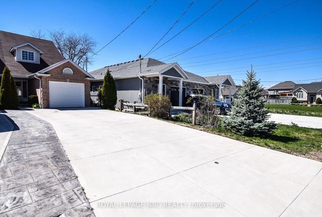 1072a Vansickle Rd N, House semidetached with 3 bedrooms, 3 bathrooms and 5 parking in St. Catharines ON | Image 23