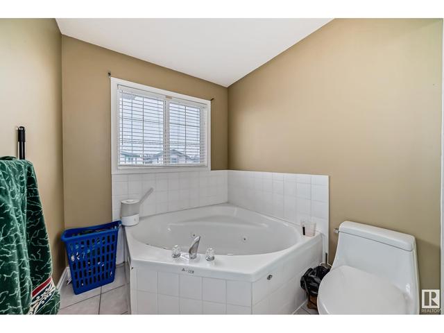 2916 151a Av Nw Nw, House detached with 5 bedrooms, 3 bathrooms and null parking in Edmonton AB | Image 26