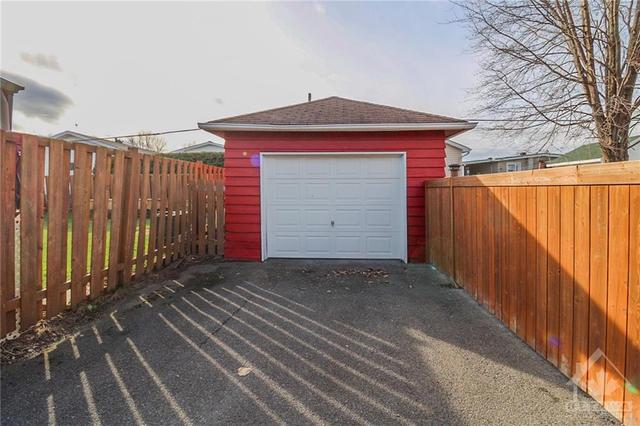 217 Anthony Street, House detached with 3 bedrooms, 1 bathrooms and 4 parking in Cornwall ON | Image 24