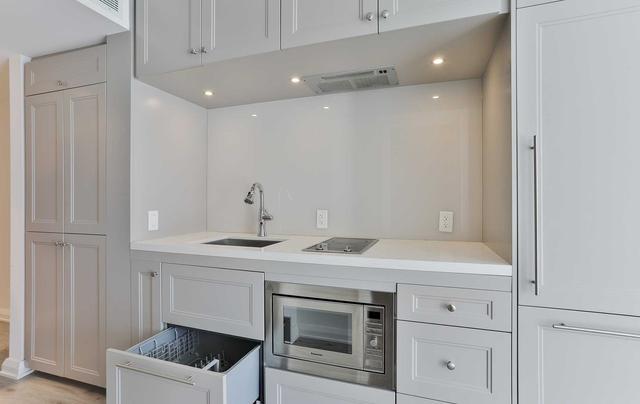 1013 - 155 Yorkville Ave, Condo with 0 bedrooms, 1 bathrooms and 0 parking in Toronto ON | Image 15