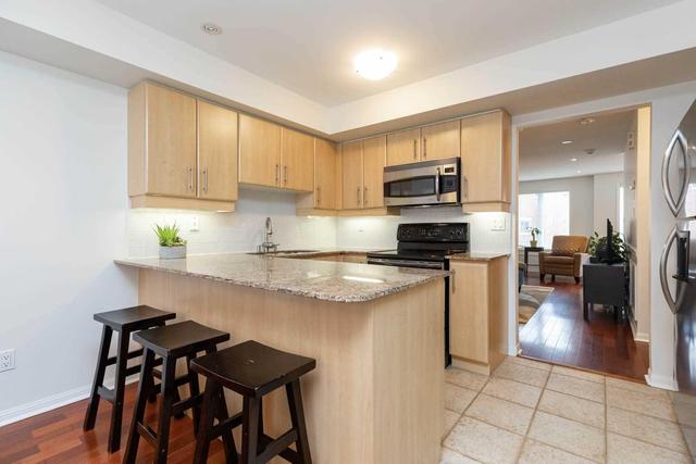 Th 512 - 25 Laidlaw St, Townhouse with 3 bedrooms, 3 bathrooms and 1 parking in Toronto ON | Image 3