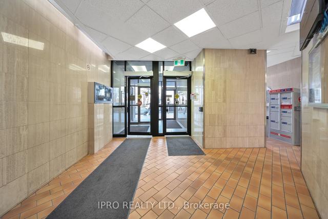 305 - 330 Dixon Rd, Condo with 2 bedrooms, 1 bathrooms and 1 parking in Toronto ON | Image 12