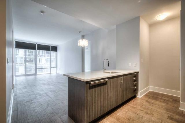 617 - 29 Queens Quay St E, Condo with 2 bedrooms, 2 bathrooms and 1 parking in Toronto ON | Image 1