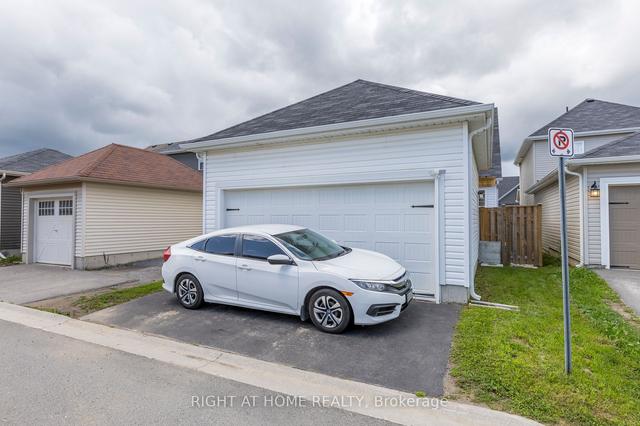946 Broadway Blvd, House detached with 2 bedrooms, 3 bathrooms and 3 parking in Peterborough ON | Image 16