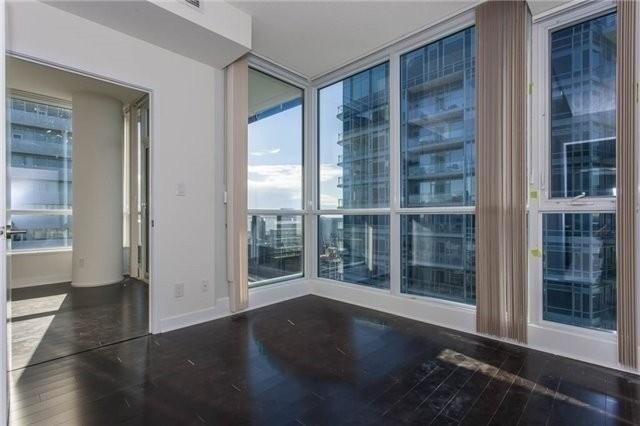 4309 - 295 Adelaide St W, Condo with 2 bedrooms, 2 bathrooms and 0 parking in Toronto ON | Image 8