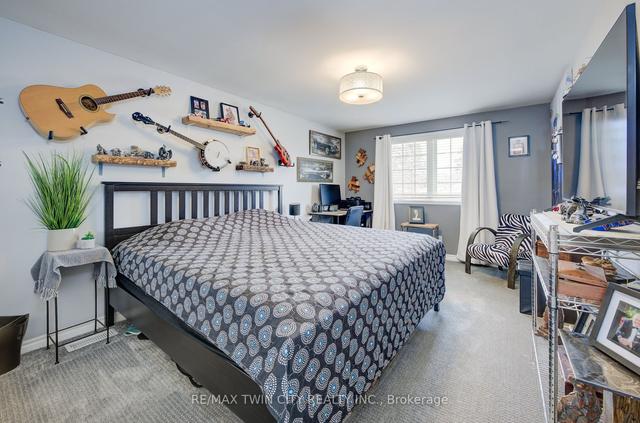 57 Larkspur Cres, House detached with 3 bedrooms, 2 bathrooms and 7 parking in Kitchener ON | Image 4