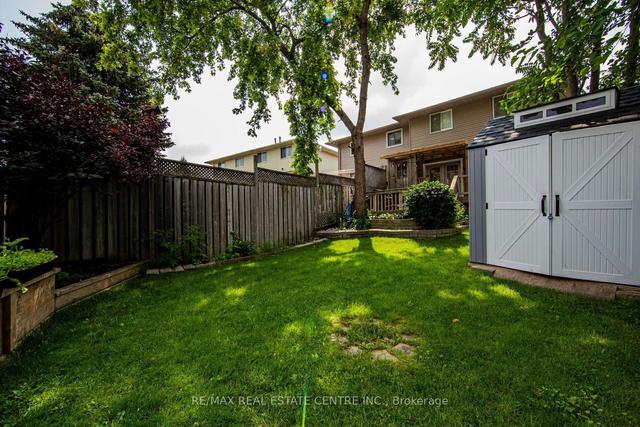 8 Marcon Crt, House semidetached with 3 bedrooms, 2 bathrooms and 4 parking in Kitchener ON | Image 35