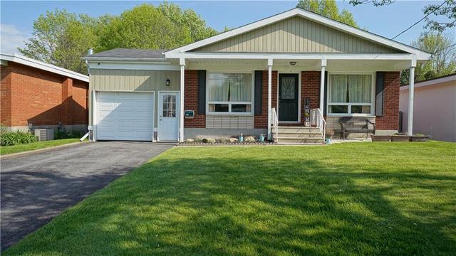1112 Princess Street, House detached with 3 bedrooms, 2 bathrooms and 3 parking in Cornwall ON | Image 1