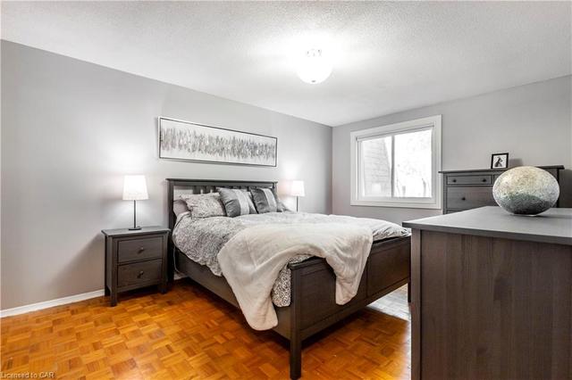 56 - 120 Country Club Drive, House attached with 3 bedrooms, 1 bathrooms and 1 parking in Guelph ON | Image 8