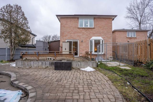 50 Candlewood Crt, House detached with 3 bedrooms, 2 bathrooms and 6 parking in Brampton ON | Image 26