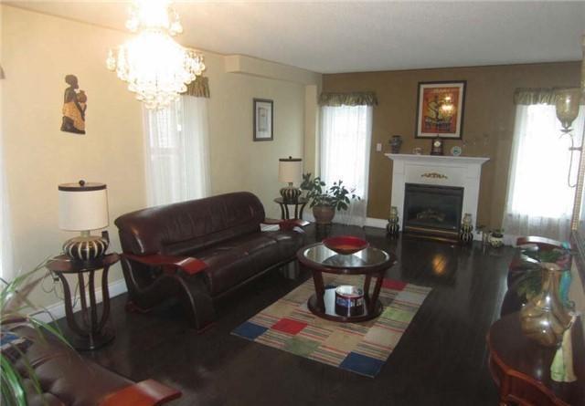 943 Preston Manor Dr, House detached with 3 bedrooms, 4 bathrooms and 2 parking in Mississauga ON | Image 5