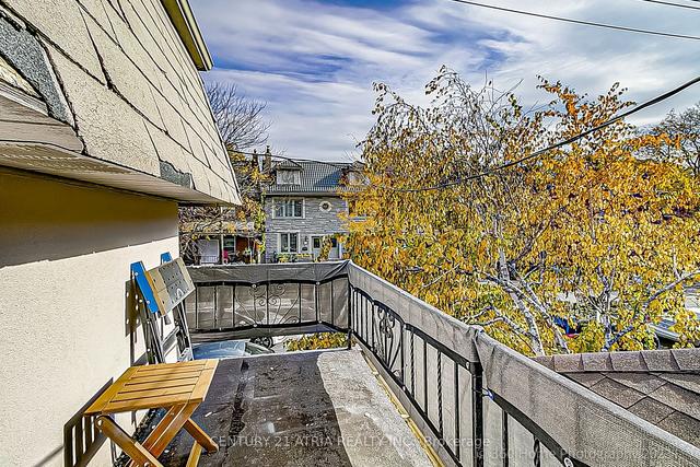 30 Lansdowne Ave, House detached with 3 bedrooms, 11 bathrooms and 6 parking in Toronto ON | Image 15