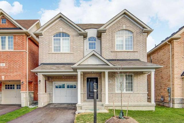 19 Raithby Cres, House detached with 5 bedrooms, 4 bathrooms and 2 parking in Ajax ON | Image 2