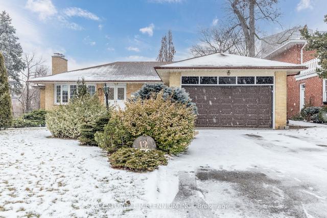 12 Boxbury Rd, House detached with 3 bedrooms, 3 bathrooms and 6 parking in Toronto ON | Image 1