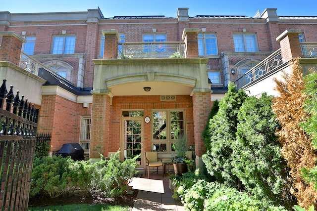th9 - 20 Burkebrook Pl, Townhouse with 3 bedrooms, 3 bathrooms and 2 parking in Toronto ON | Image 1
