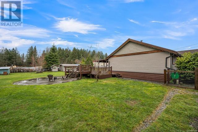 5733 Island Hwy N, House detached with 3 bedrooms, 1 bathrooms and 4 parking in Comox Valley B (Lazo North) BC | Image 15