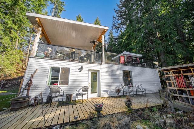 1766 Riondel Road N, House detached with 3 bedrooms, 2 bathrooms and null parking in Central Kootenay A BC | Image 33