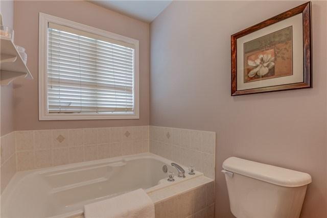 3640 Bala Dr, House semidetached with 3 bedrooms, 4 bathrooms and 2 parking in Mississauga ON | Image 13
