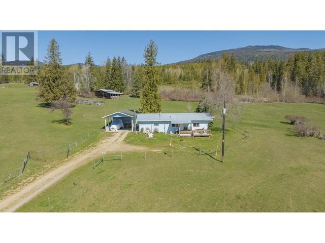 6197 Line 17 Road, House detached with 3 bedrooms, 2 bathrooms and 20 parking in Columbia Shuswap F BC | Image 53