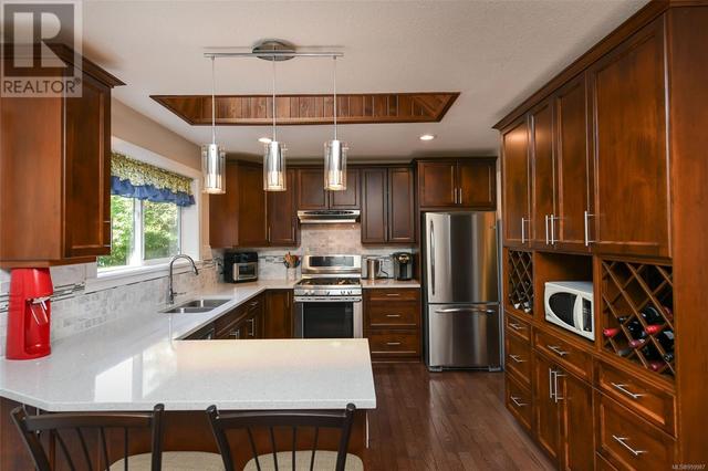 1787 Ryan Rd E, House detached with 3 bedrooms, 2 bathrooms and 6 parking in Comox Valley B (Lazo North) BC | Image 19
