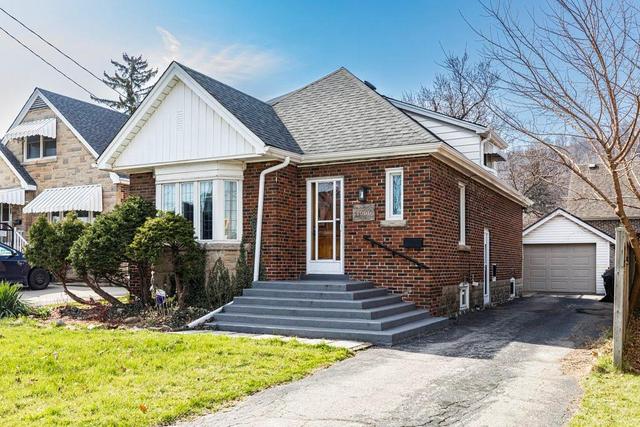 1666 King Street E, House detached with 4 bedrooms, 2 bathrooms and 3 parking in Hamilton ON | Image 1