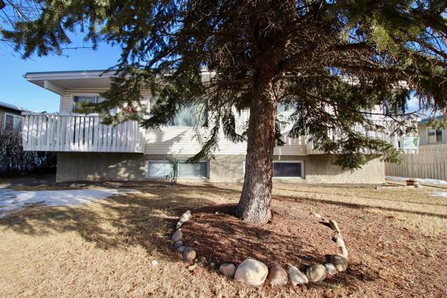 7532 Huntridge Crescent Ne, Home with 8 bedrooms, 4 bathrooms and 4 parking in Calgary AB | Image 19