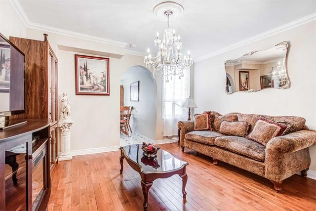113 Rosethorn Ave, House semidetached with 3 bedrooms, 2 bathrooms and 2 parking in Toronto ON | Image 19
