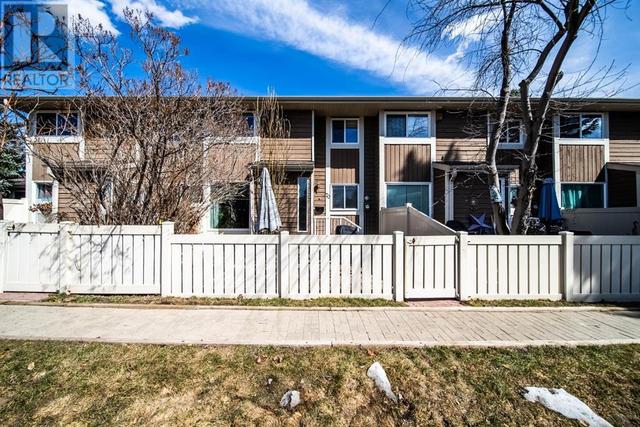 70, - 14736 Deerfield Drive Se, House attached with 2 bedrooms, 1 bathrooms and 2 parking in Calgary AB | Image 24