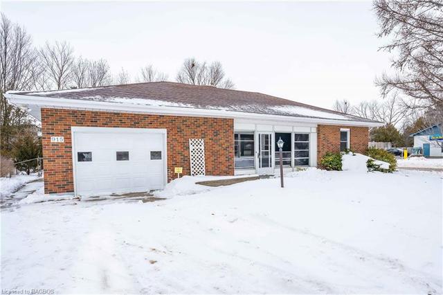 915 Goderich Street, House detached with 4 bedrooms, 2 bathrooms and null parking in Saugeen Shores ON | Image 1